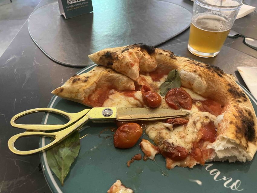 Vincenzo Capuano a Milano pizza e forbici provola e pepe tagliata