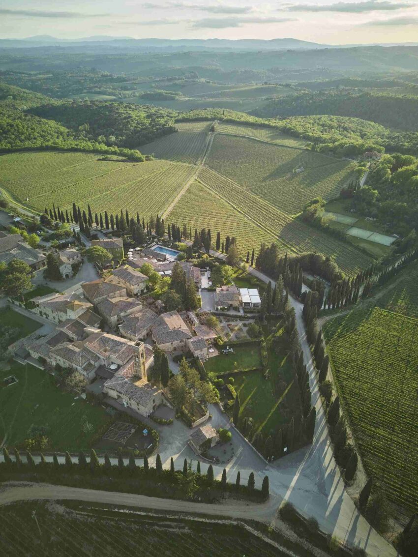 Vista dall'alto di Borgo San Felice nel Chianti, Toscana