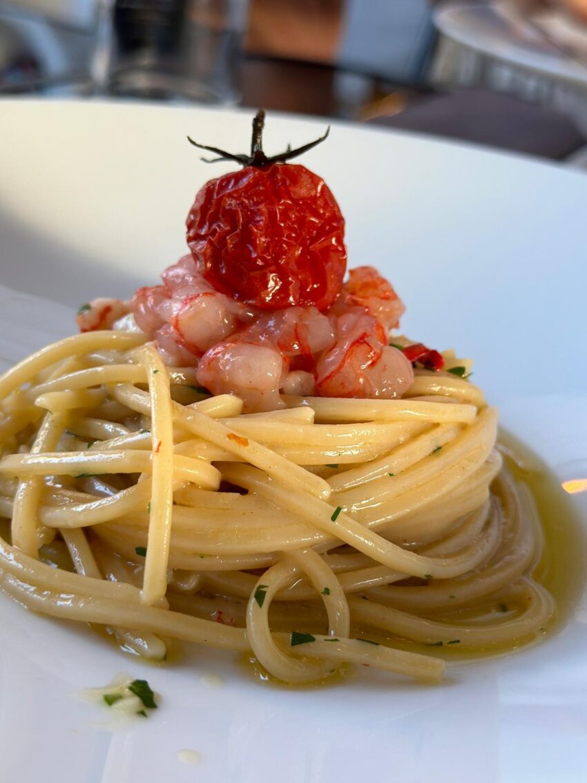 lo spaghetto aglio e olio con gambero rosso di enoteca verso a roma