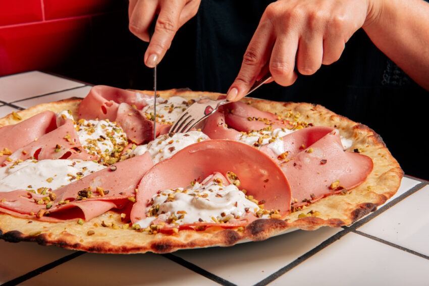 la pizza di anvedi da magna roma a testaccio